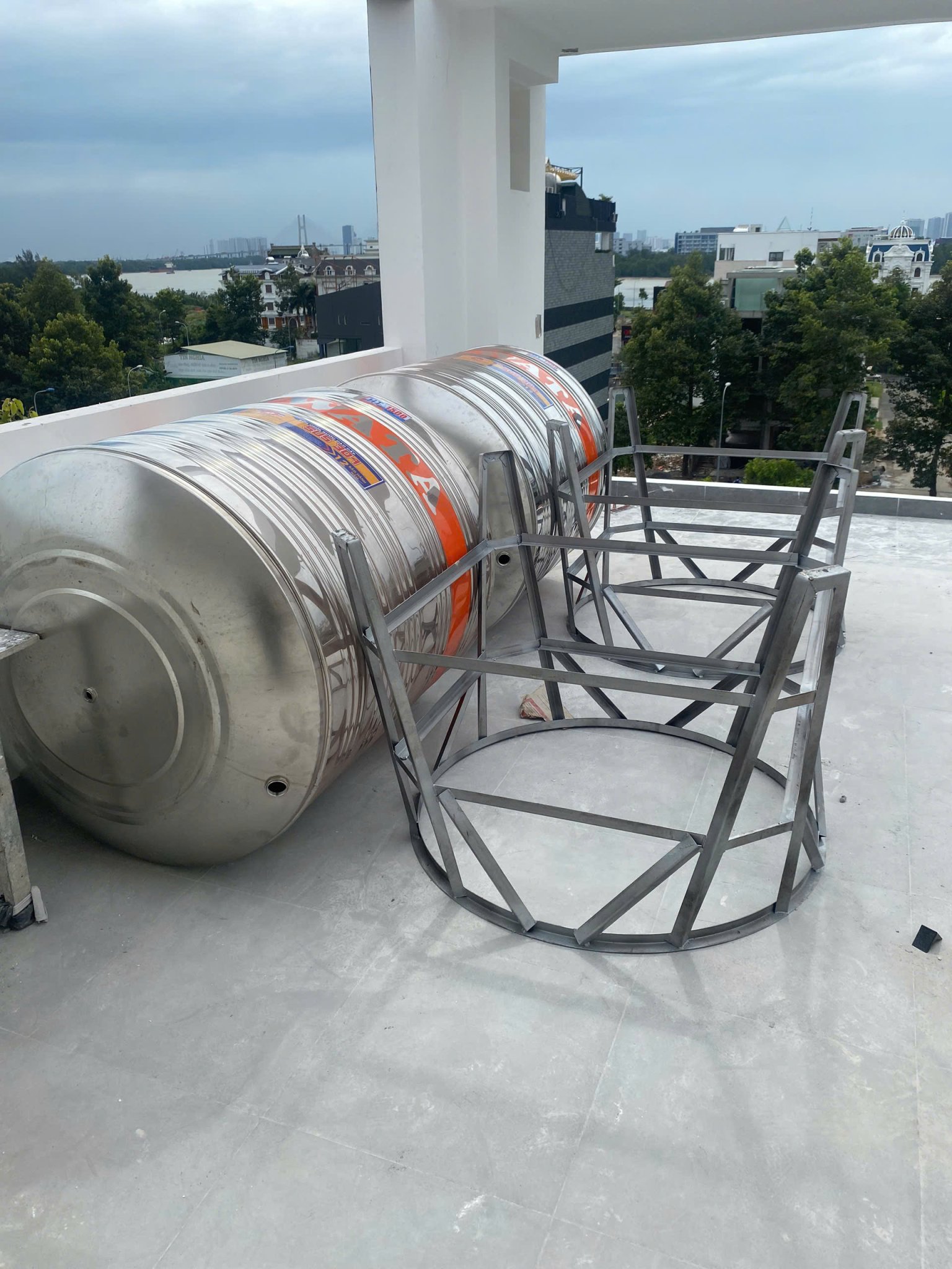 Lắp đặt bồn nước công nghiệp 30000L an toàn
