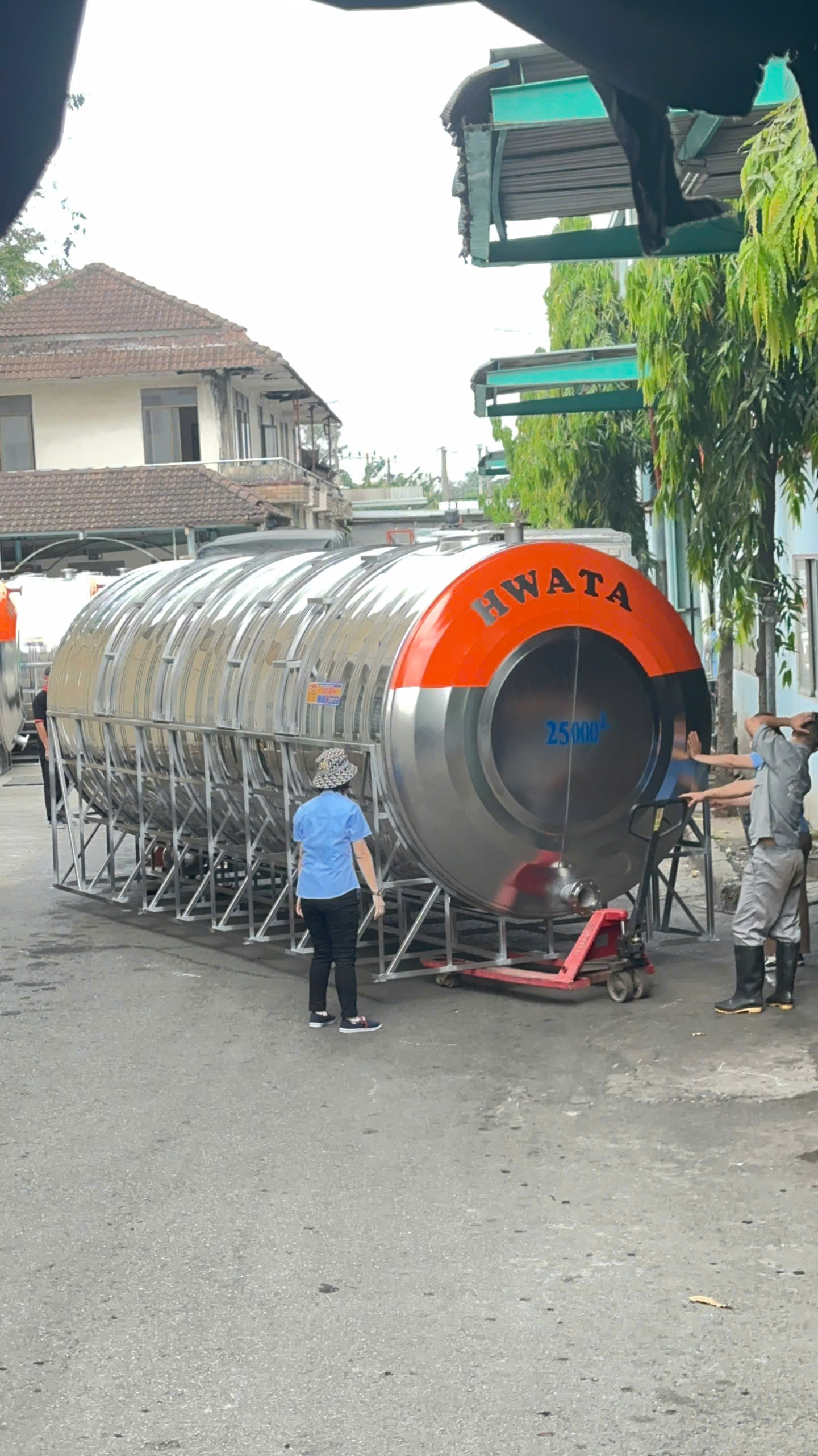 Bồn nước inox công nghiệp 30000L cho nhà xưởng lớn