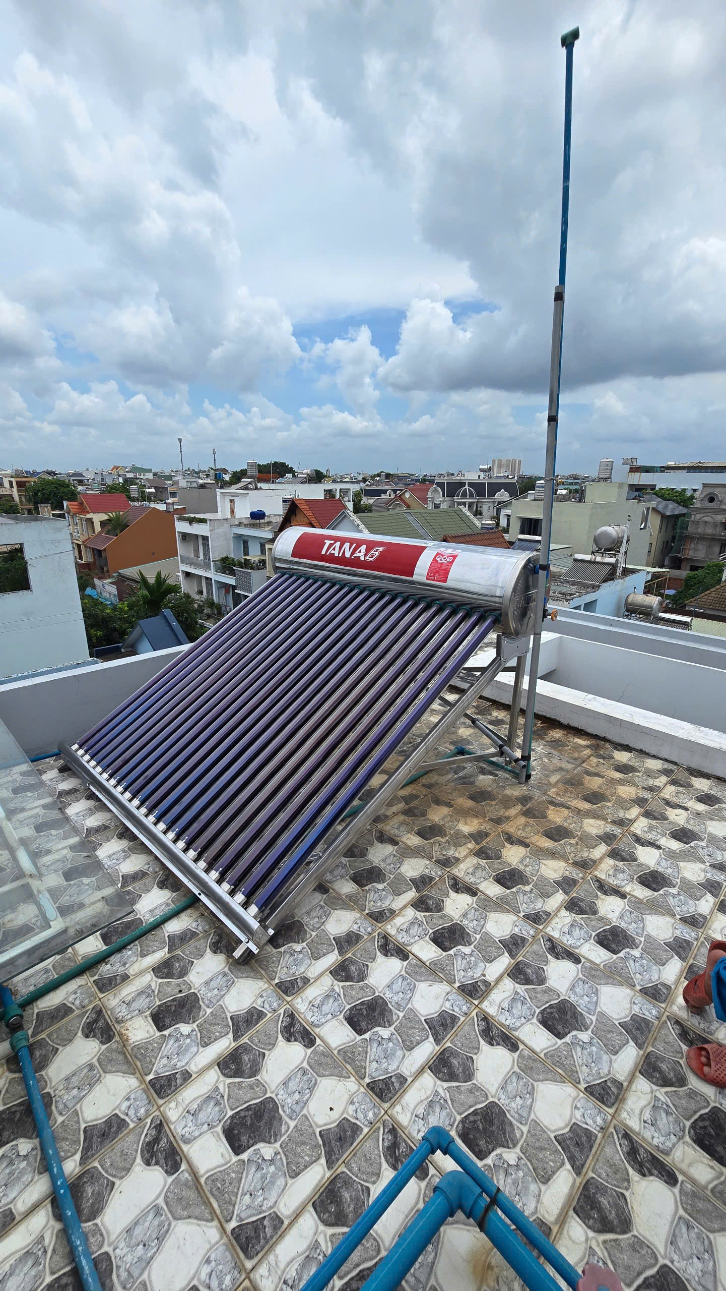 Checklist kiểm tra mái bồn cấp nước và đường ống trước khi lắp máy năng lượng mặt trời Checklist kiểm tra mái bồn cấp nước và đường ống trước khi lắp máy năng lượng mặt trời