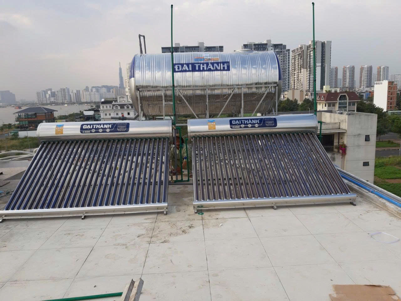 Máy năng lượng mặt trời 130L theo thương hiệu