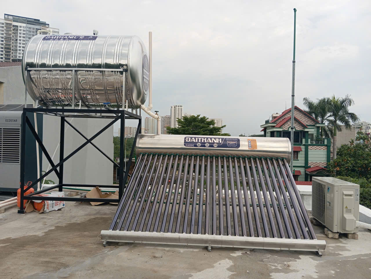 Lắp đặt máy năng lượng mặt trời 150L tại nhà