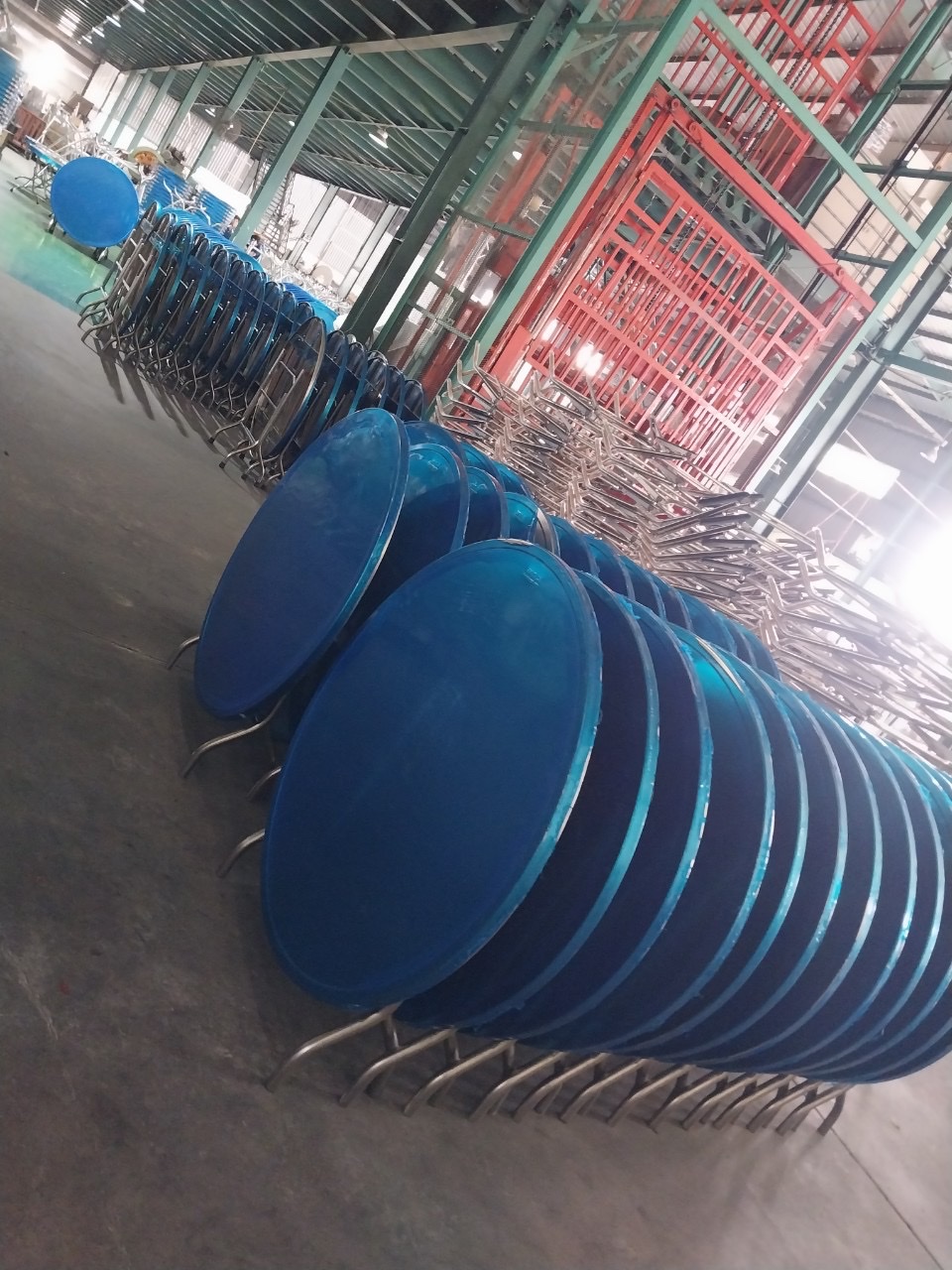 các mẫu bàn inox tròn chính hãng tại Toàn Phát