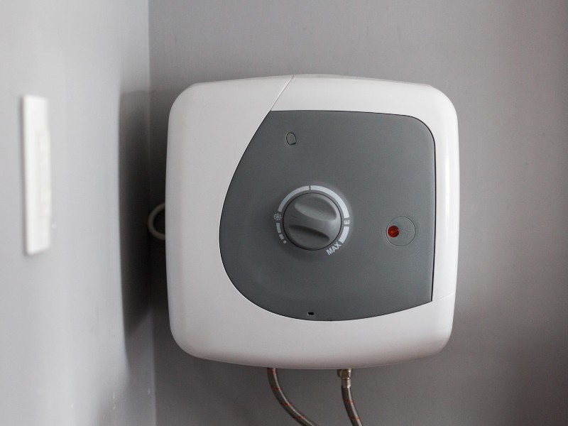 So sánh bình nước nóng chống giật trực tiếp và gián tiếp