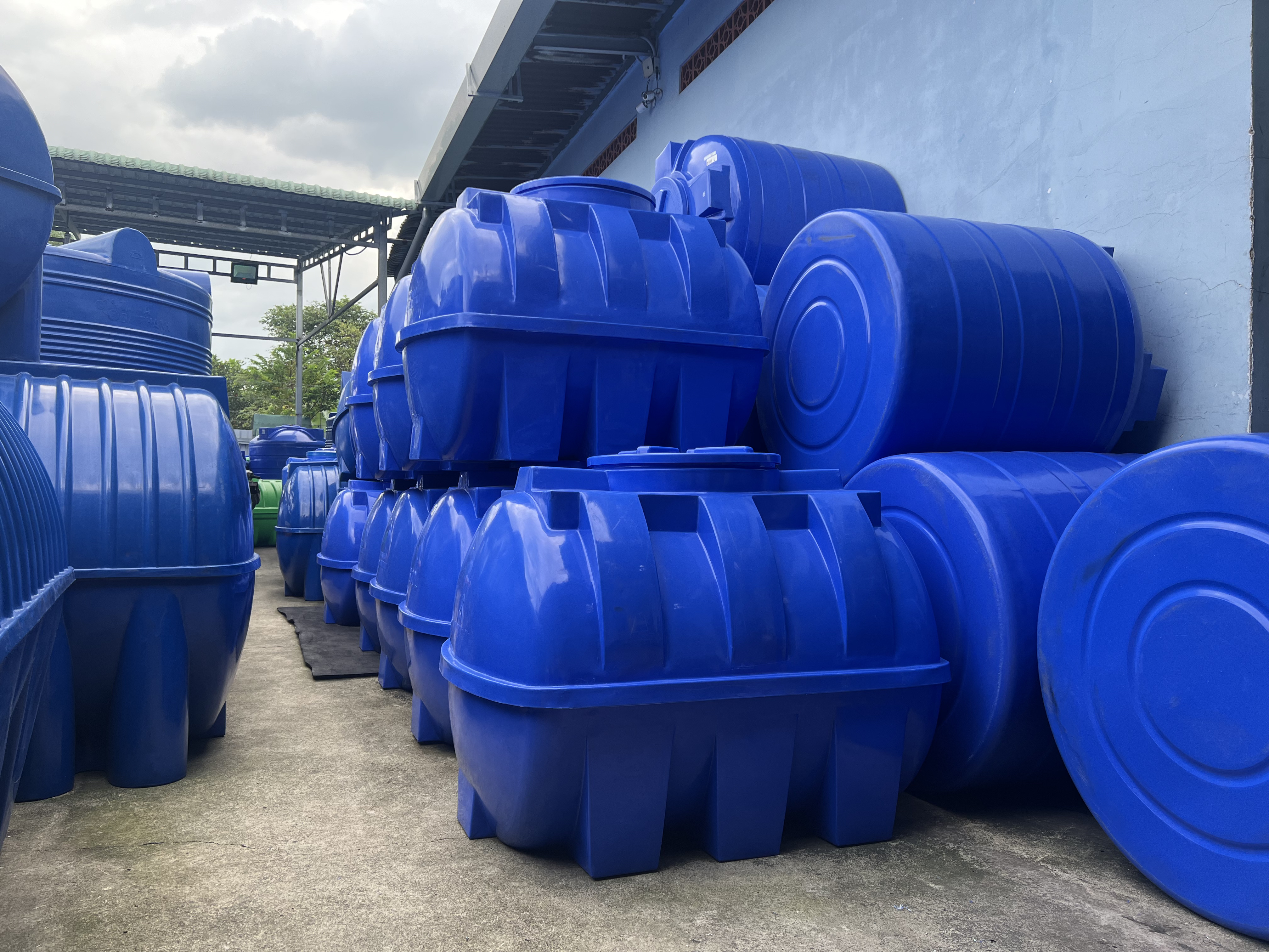 Giao hàng Bồn Nhựa 3000L toàn quốc tại Toàn Phát