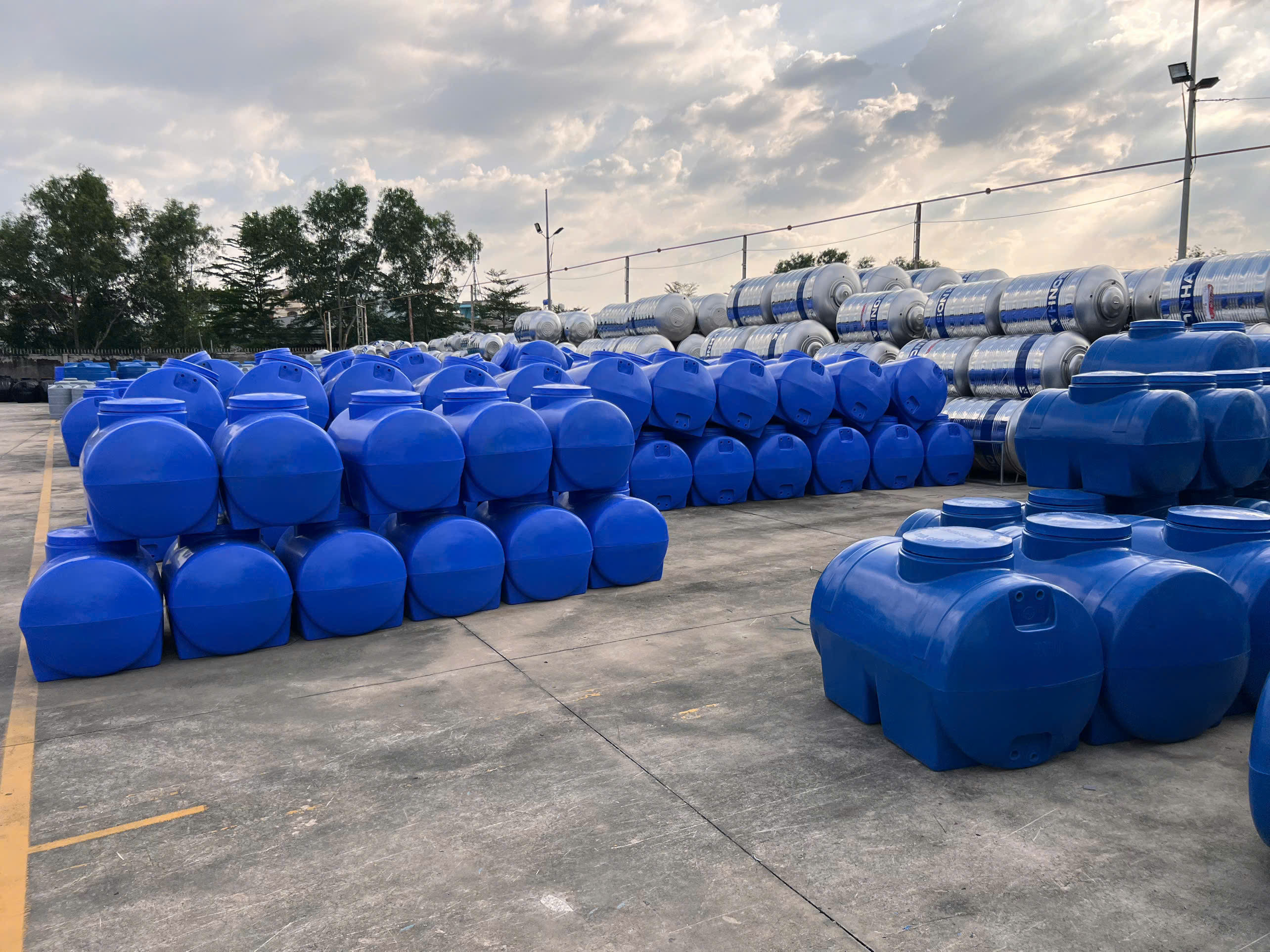 Bồn Nhựa 300L Ngang chính hãng giá tốt