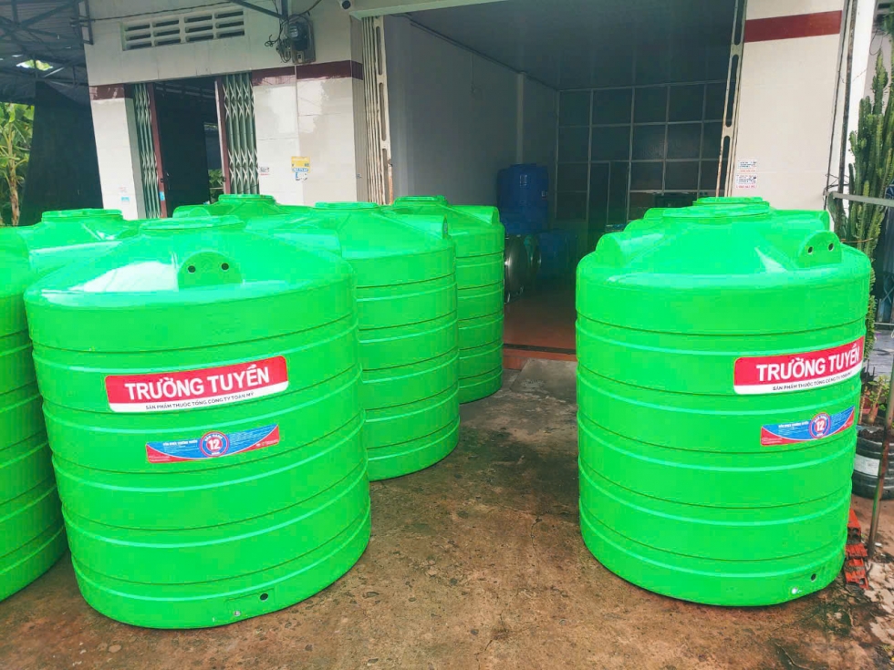 bon nuoc nhua toan my