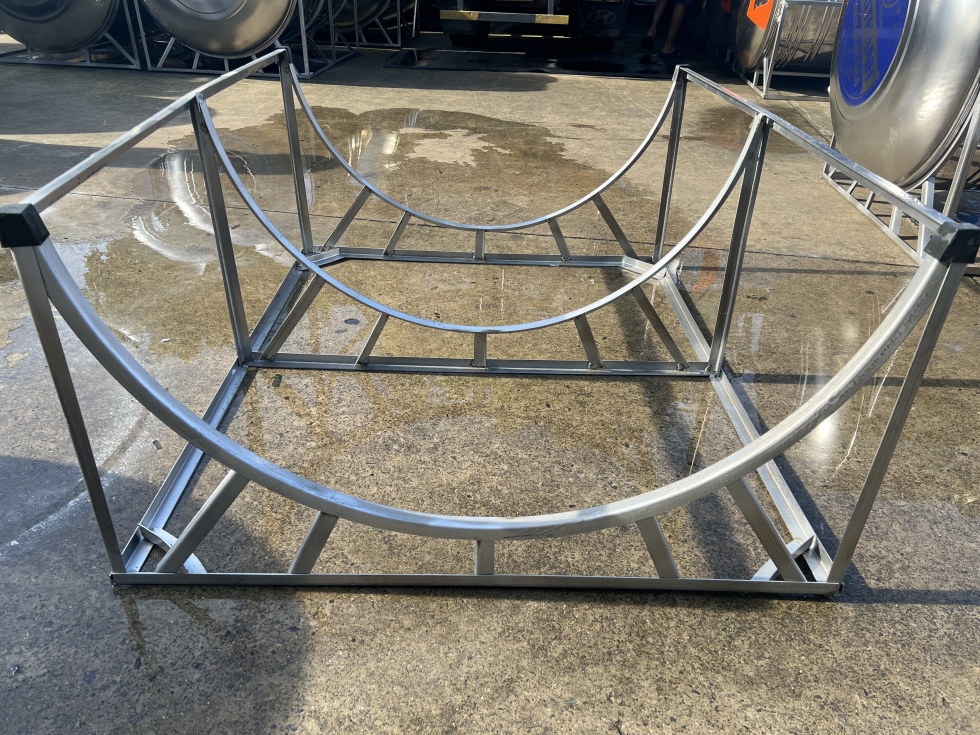 chan bon nuoc inox son ha