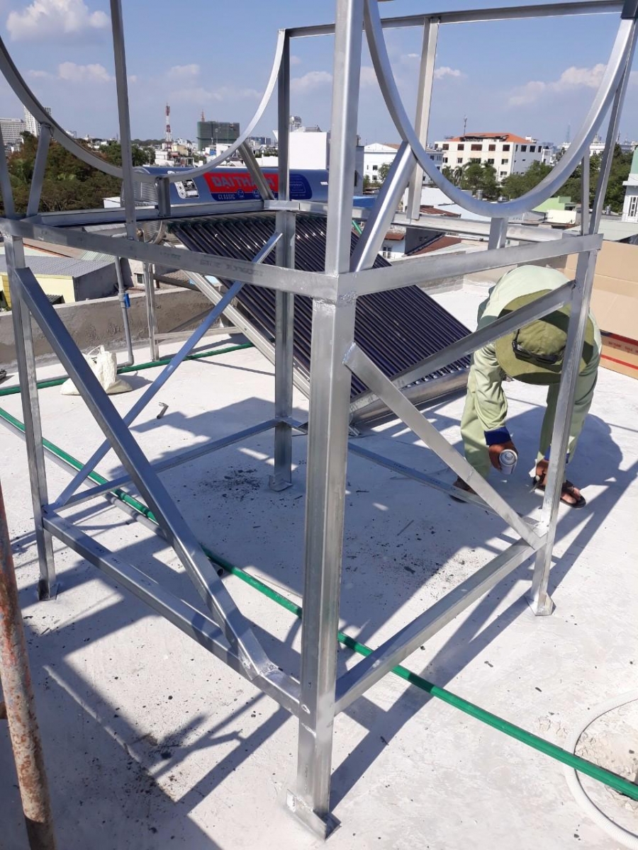 chan bon nuoc inox tan a dai thanh