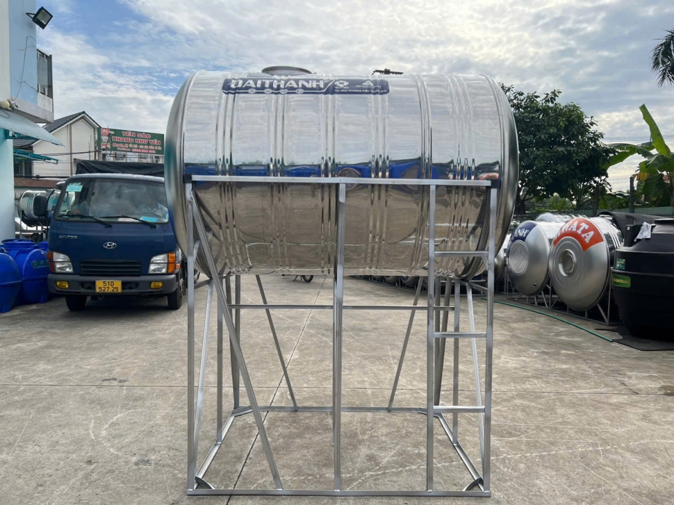 chan bon nuoc inox tan a dai thanh