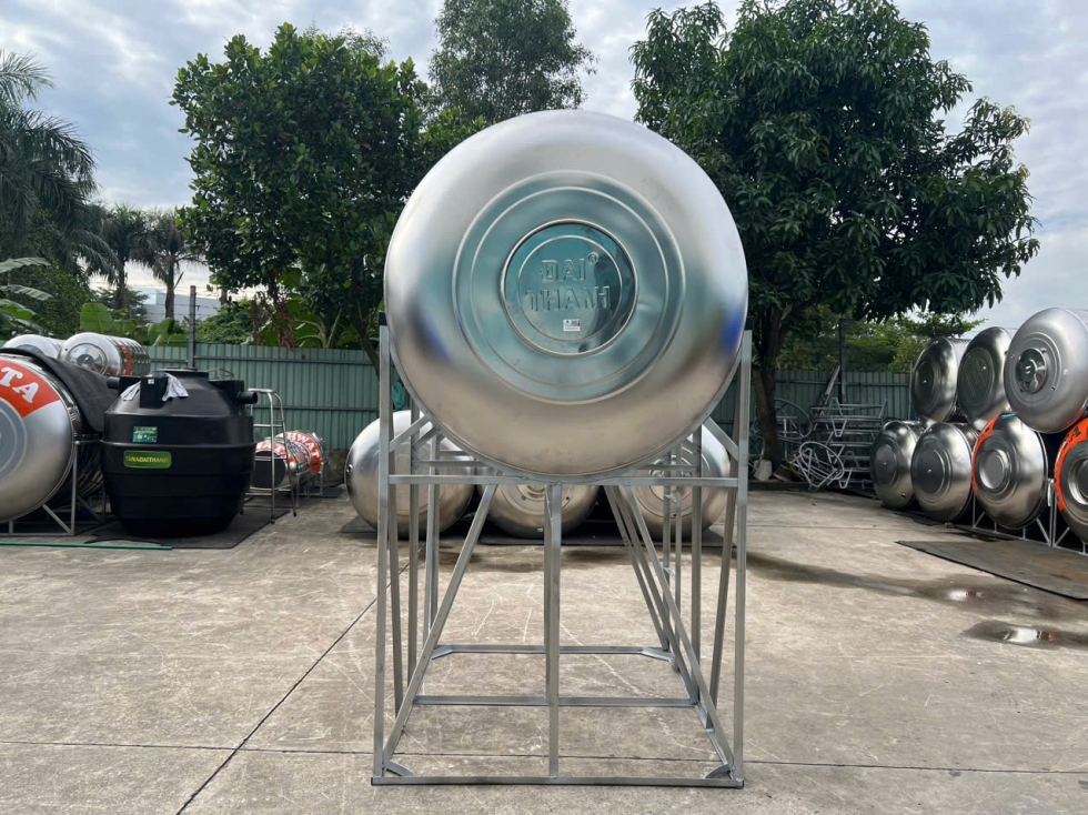 chan bon nuoc inox tan a dai thanh