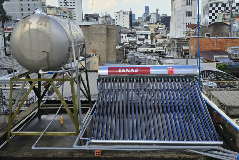 may nuoc nong nang luong mat troi tan a dai thanh